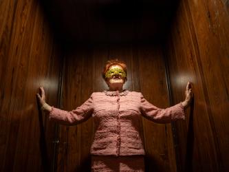 Mrs László Péter (74)